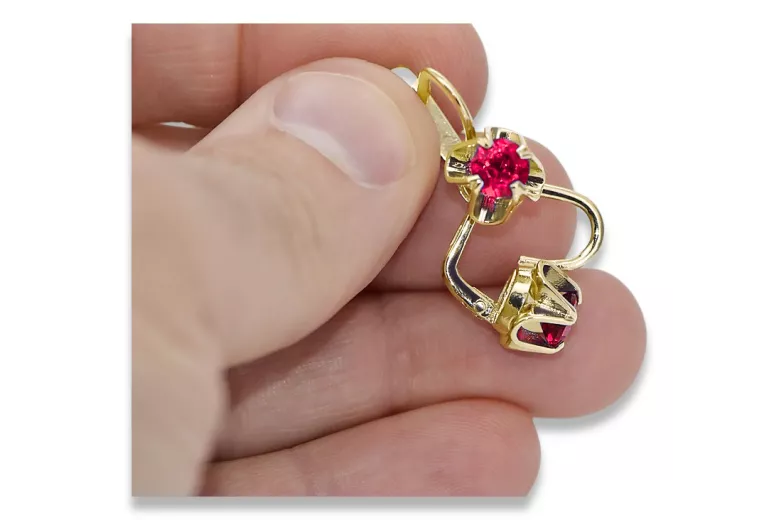 14K Yellow gold Ruby  Vintage Jewlery vec018y